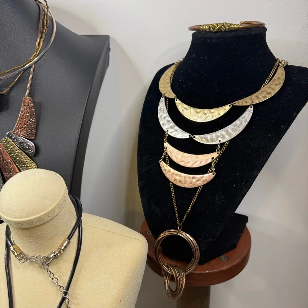 33 Piece COPPER JEWELRY BUNDLE Necklaces-Bracelets-Earrings-Rings Multi Tone - Picture 4 of 12